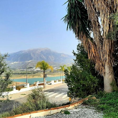 Vistas Al Lago With Private Pool Villa Vinuela Exterior photo