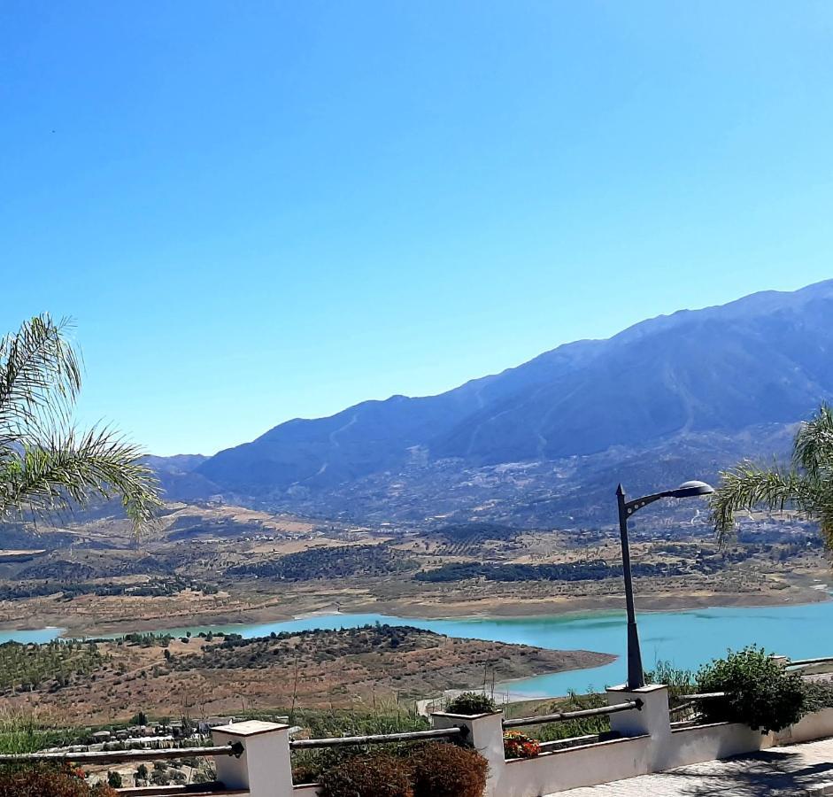 Vistas Al Lago With Private Pool Villa Vinuela Exterior photo