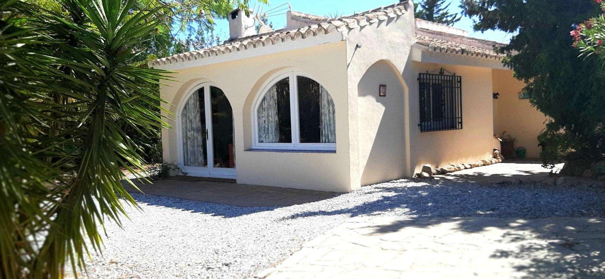 Vistas Al Lago With Private Pool Villa Vinuela Exterior photo